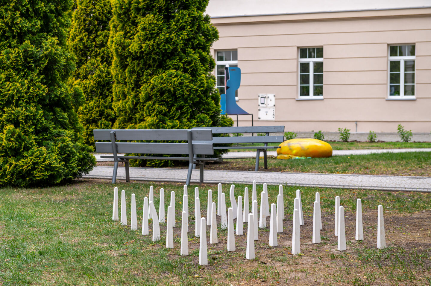 pomnik-d-18-1440x958